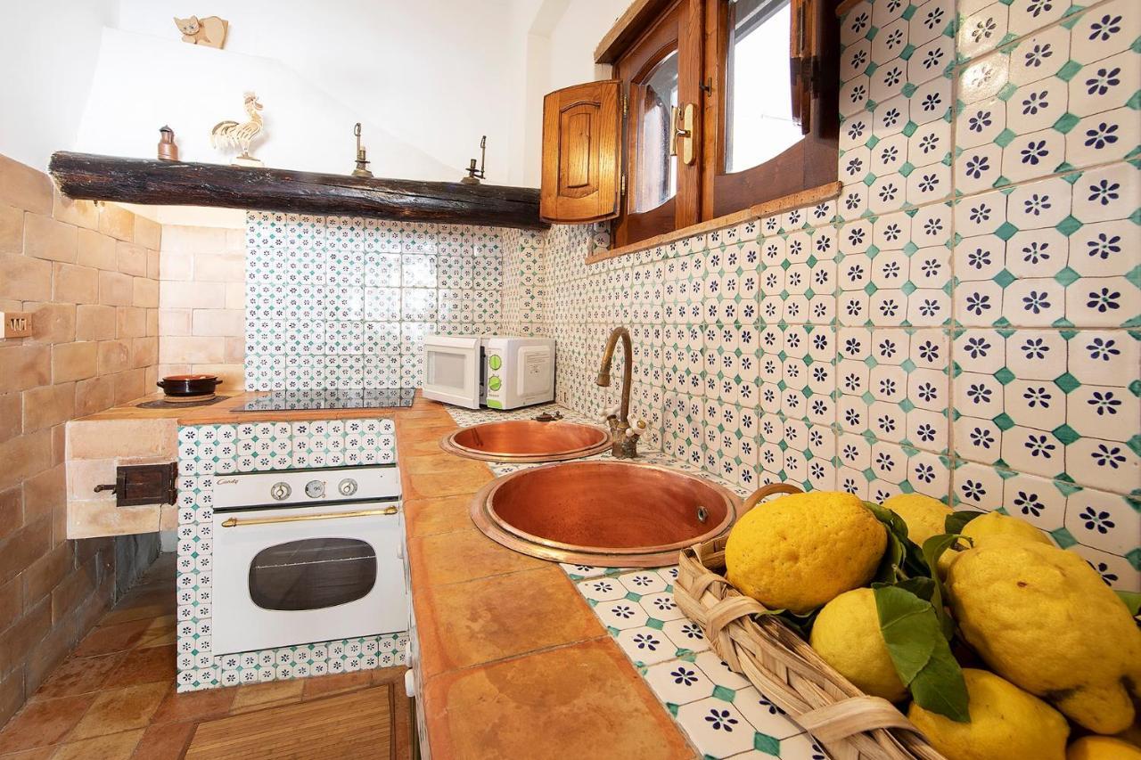 Borgo Di Conca Dei Marini Villa Bagian luar foto